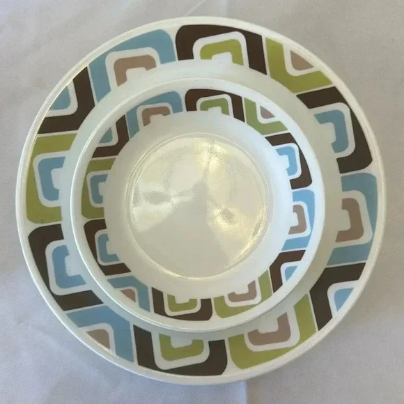 Corelle SQUARED Geometric Dinner Plates and Side Plates 16 Pcs. Service for 8 - Picture 3 of 5